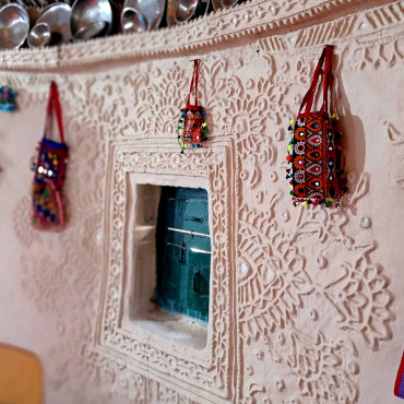 Chitra Kaam – Kutchi Mud Work Workshop