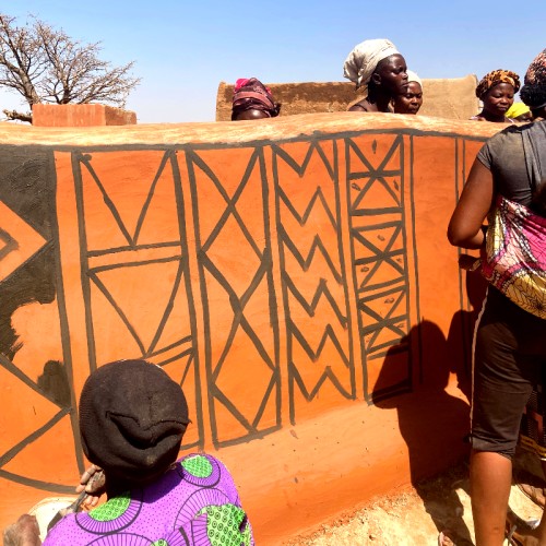 Black outlining Tiebele Murals