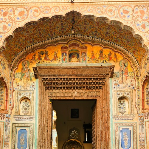Internal entry Arch at Mandawa Kothi